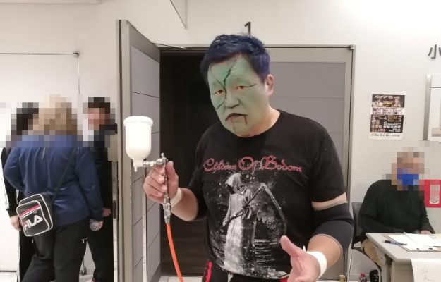 死神選手プロレスのリングを除菌抗菌コーティング